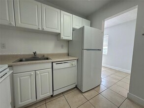 1130 11th St in Miami Beach, FL - Building Photo - Building Photo