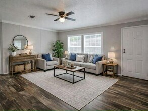 410 50th Ave Dr W in Bradenton, FL - Building Photo - Building Photo