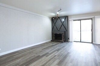 236 Deerpath Ct in Schaumburg, IL - Building Photo - Building Photo