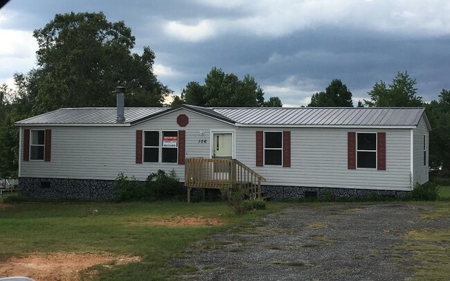 property at 106 Crappie Dr