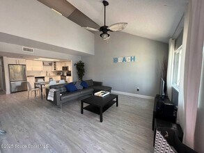 354 Chandler St in Cape Canaveral, FL - Foto de edificio - Building Photo