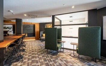 4300 Collins Ct in Mountain View, CA - Foto de edificio - Building Photo