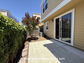 703 Wood Sorrel Dr in Petaluma, CA - Foto de edificio - Building Photo