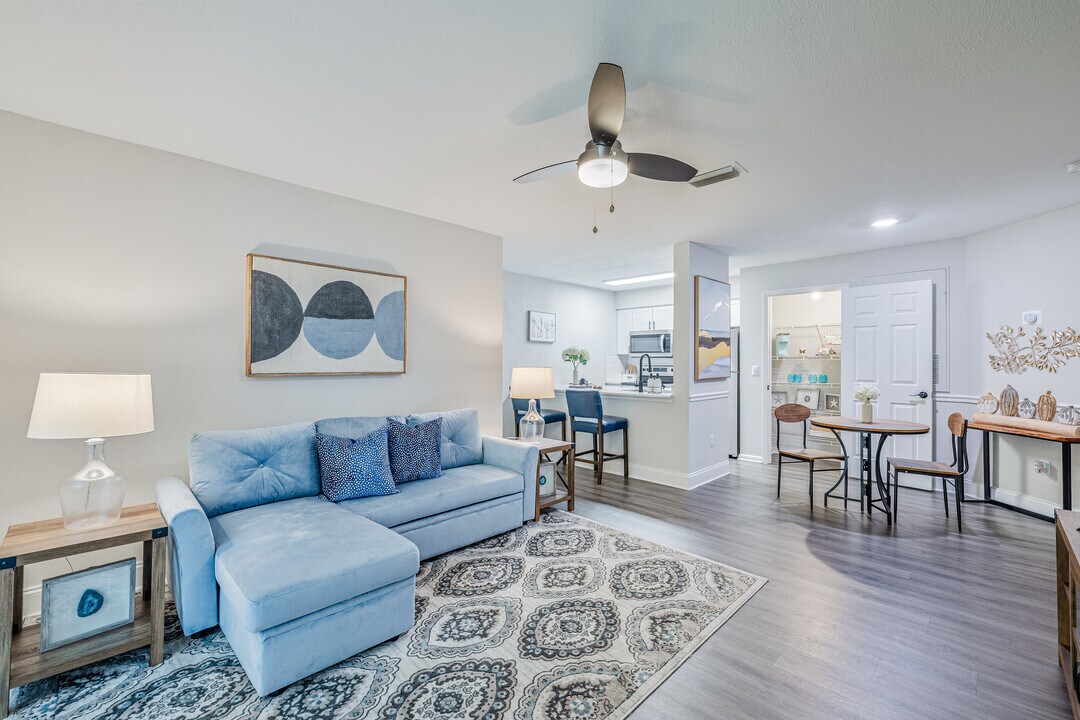 Villas at St. Johns in Jacksonville, FL - Building Photo