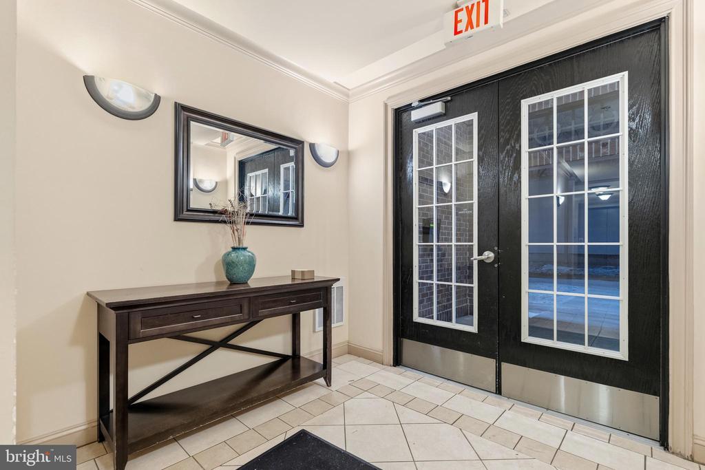 3015 Nicosh Cir in Falls Church, VA - Building Photo