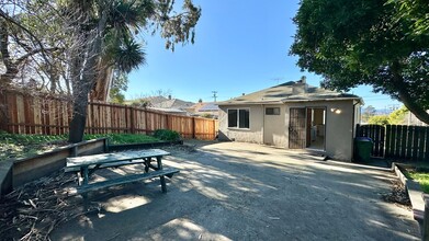 2650 Tassajara Ave in El Cerrito, CA - Building Photo - Building Photo