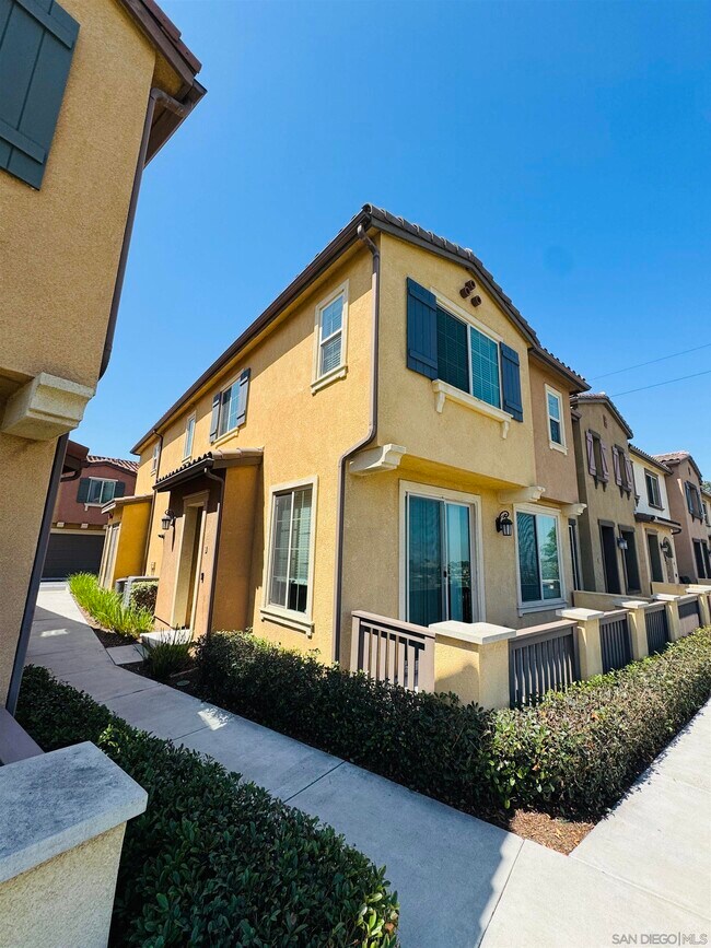 1770 Saltaire Pl in San Diego, CA - Building Photo - Building Photo