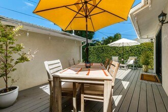 5163 Don Pio Dr in Los Angeles, CA - Building Photo - Building Photo