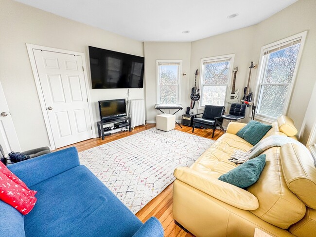 107 Columbia St, Unit 3 in Cambridge, MA - Building Photo - Building Photo