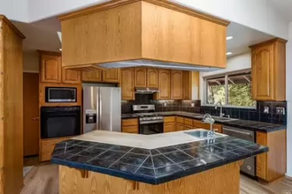8670 Feliz Creek Dr in Ukiah, CA - Building Photo - Building Photo