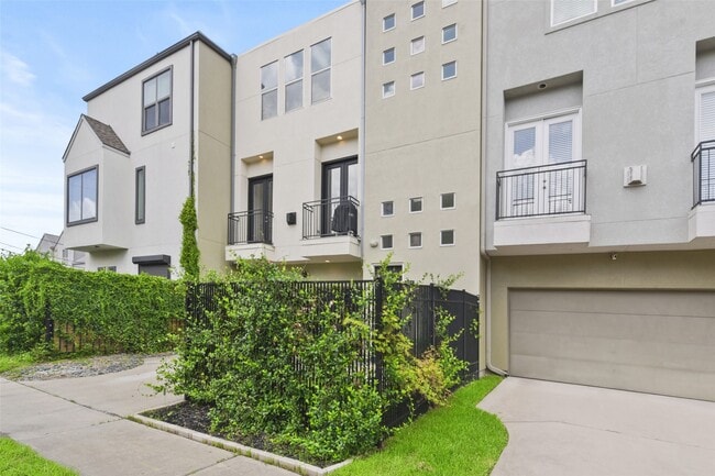 property at 901 Roy St
