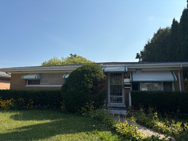 1217 16th St in North Chicago, IL - Building Photo - Building Photo