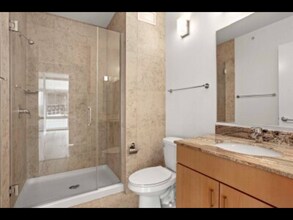 3220 35th St, Unit 2nd Floor in Astoria, NY - Foto de edificio - Building Photo
