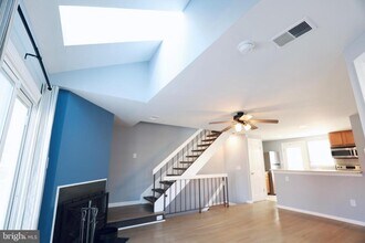 4393 Pembrook Village Dr in Alexandria, VA - Building Photo - Building Photo