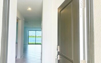 15143 Sunny Day Dr in Bradenton, FL - Foto de edificio - Building Photo