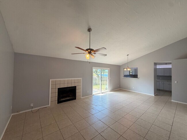 1125 Southwinds Dr in Port Orange, FL - Building Photo - Building Photo