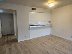 1600 Carmel Dr in Walnut Creek, CA - Building Photo - Building Photo
