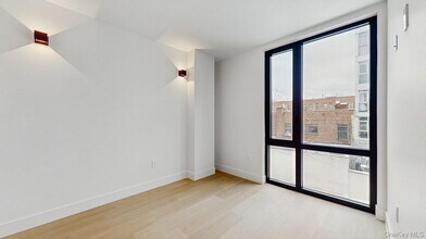 32-57-57 38th St in Queens, NY - Building Photo - Building Photo