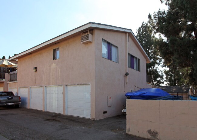 2047 S Nautical St in Anaheim, CA - Building Photo - Building Photo