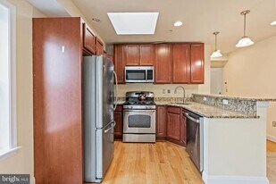 922 Madison St NW in Washington, DC - Building Photo