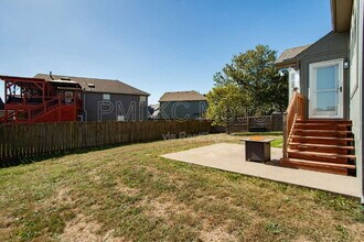 833 SE 11 Terrace in Lee's Summit, MO - Foto de edificio - Building Photo