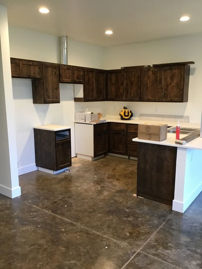 property at 1909 River Dr