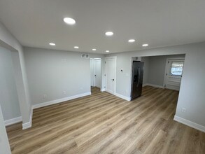 413 State St in Cherry Hill Township, NJ - Foto de edificio - Building Photo