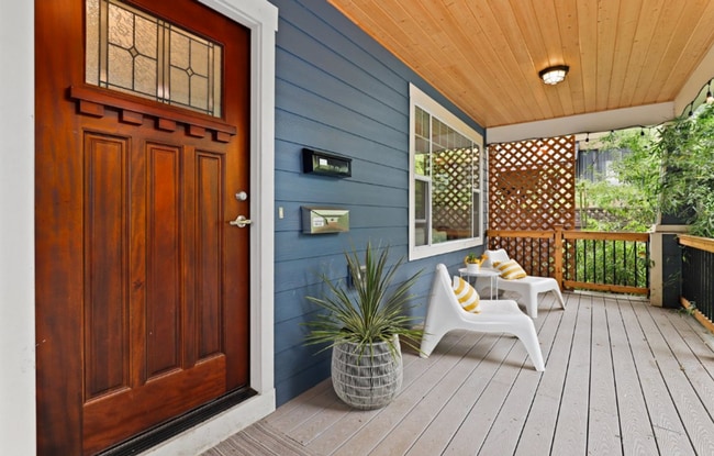property at 1927 SE Washington St