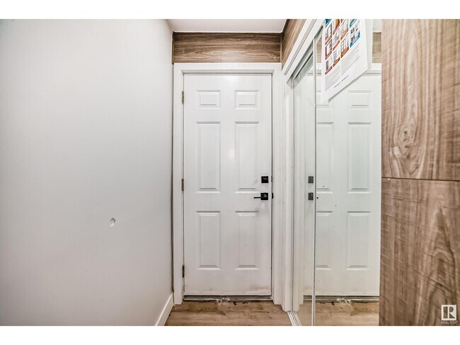 13215-13135 135 St NW in Edmonton, AB - Building Photo - Building Photo