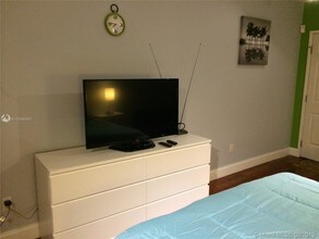 1340 Drexel Ave-Unit -403 in Miami Beach, FL - Building Photo - Building Photo