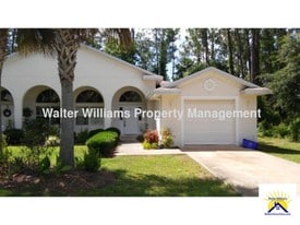 129 Brunswick Ln in Palm Coast, FL - Building Photo