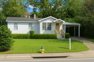 241 S Lipona Rd in Tallahassee, FL - Building Photo