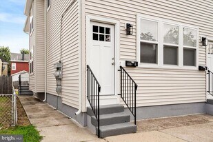 656 Schiller Ave in Trenton, NJ - Building Photo