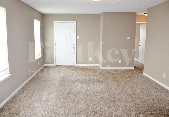 10605 Glenayr Dr in Camby, IN - Foto de edificio - Building Photo