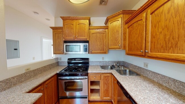 6508-6520 Cerritos Pl