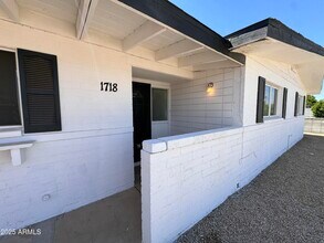 1718 W Oraibi Dr in Phoenix, AZ - Building Photo - Building Photo
