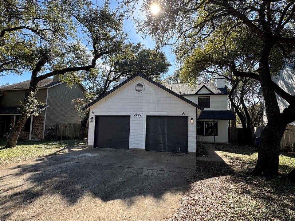 2903 Jadewood Ct in Austin, TX - Building Photo