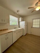 739 NE 10th Pl in Gainesville, FL - Building Photo - Building Photo