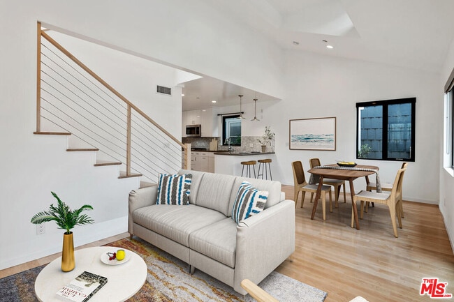 1306 Cabrillo Ave in Los Angeles, CA - Building Photo - Building Photo