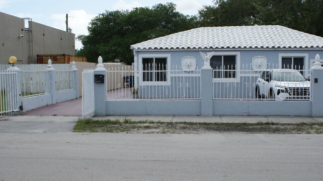 2240 NW 90th St, Unit 1 Studio