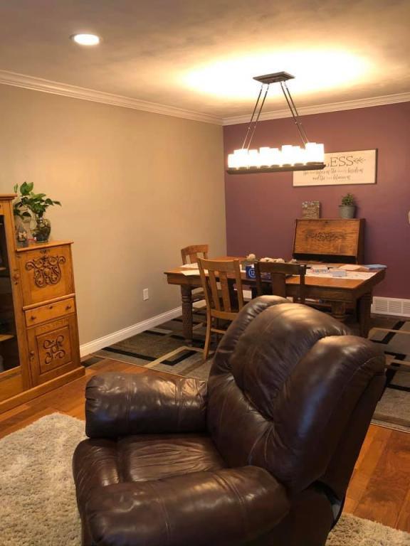 1325 E Monroe St in Mount Pleasant, IA - Building Photo - Building Photo