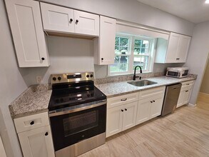 35 Summercreek Dr in Spartanburg, SC - Foto de edificio - Building Photo