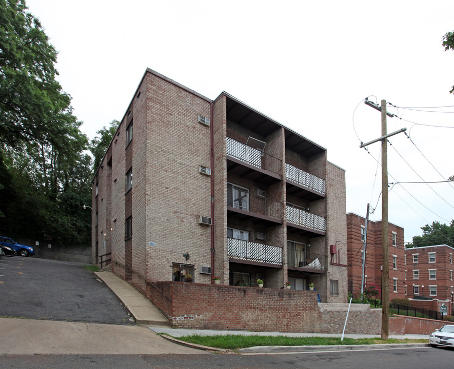 1810 29th St SE in Washington, DC - Building Photo