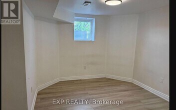 127 Worthington Ave in Brampton, ON - Building Photo - Building Photo