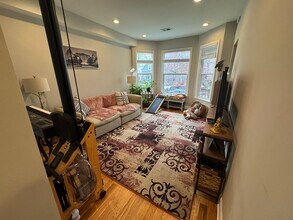3130 N Kimball Ave, Unit 1 in Chicago, IL - Building Photo - Building Photo