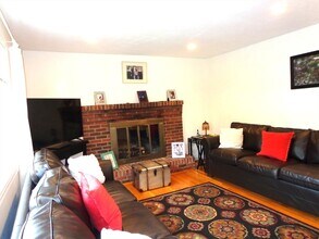 185 Edenfield Ave in Watertown, MA - Building Photo - Building Photo
