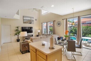 134 Sevilla Ave in Davenport, FL - Building Photo