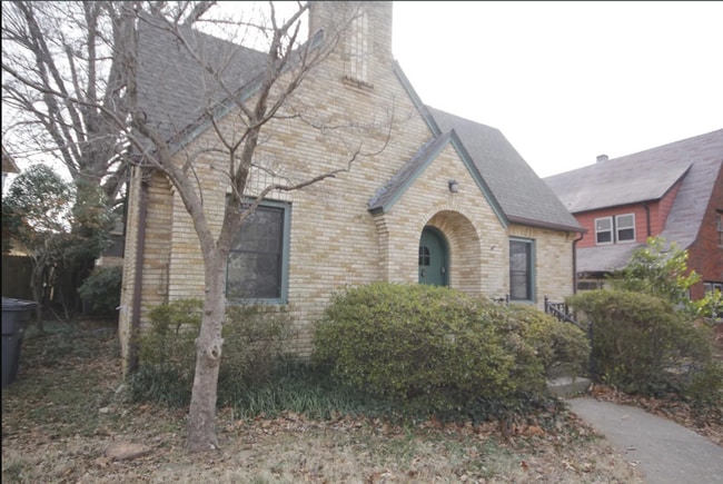 property at 1224 E 27th Pl