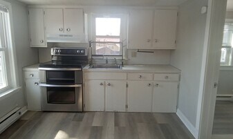 127 Schoolhouse Rd in Palmyra, PA - Building Photo