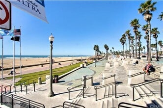 502 17th St, Unit B in Huntington Beach, CA - Foto de edificio - Building Photo
